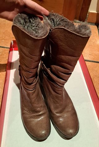 Botas de piel altas marrones