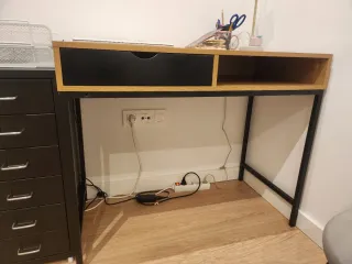 Escritorio TRAPPEDAL Jysk madera y metal negro