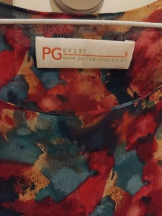 Vestido estampado multicolor.