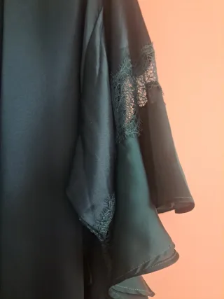 Bata M/L nueva con etiqueta y cinturón