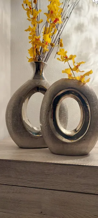 Jarrones decorativos plateados