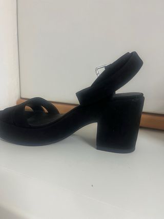 Sandalias de tacón negras