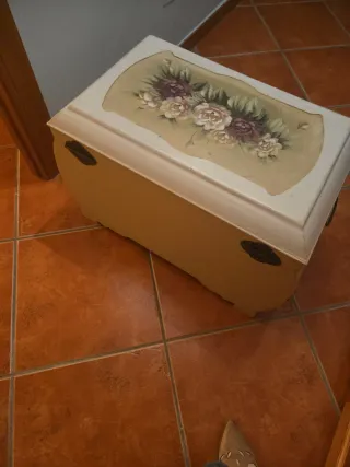 Baúl vintage decorado