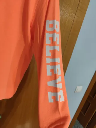 Sudadera con capucha naranja