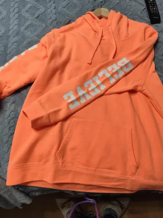 Sudadera con capucha naranja