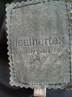 Cazadora de mujer gris y negra