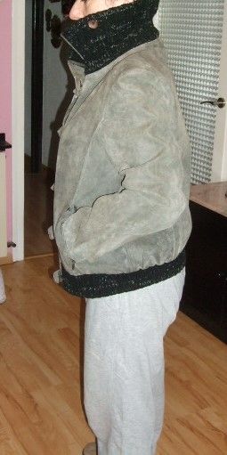 Cazadora de mujer gris y negra