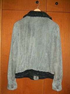 Cazadora de mujer gris y negra