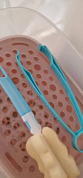 Esterilizador eléctrico de biberones con secado