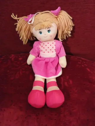 Muñeca de trapo rosa