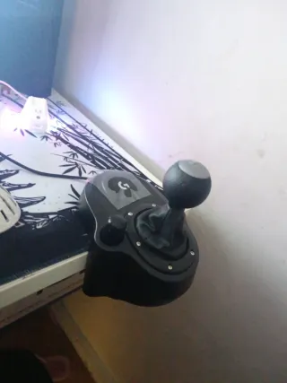 Volante Logitech G923 SE (2 meses uso) como Novo.