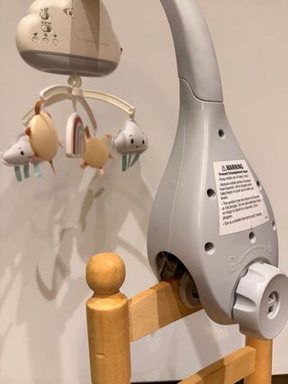 Móvil Cuna Fisher-Price Nubes y Arcoíris