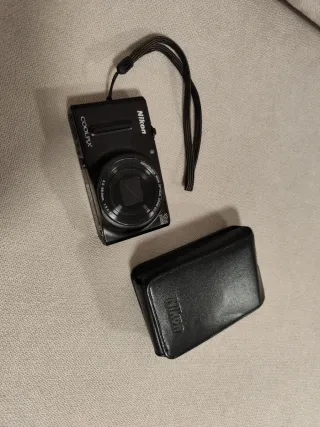 Cámara Nikon COOLPIX S9600 Negra