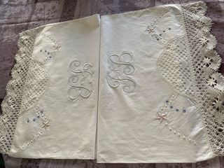 Juego de sábanas y funda de almohada antigua