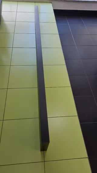 Estantería flotante Ikea