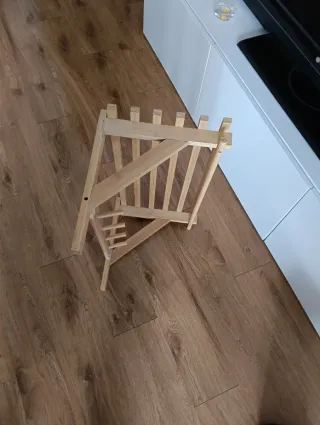 Estante perchero de madera