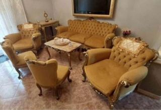 Salotto completo: divano, poltrone e tavolino