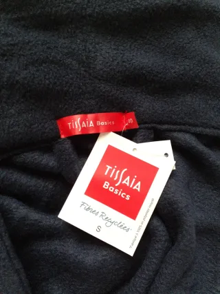 Nuevo con etiqueta,pijama,albornoz,bata todo 15€