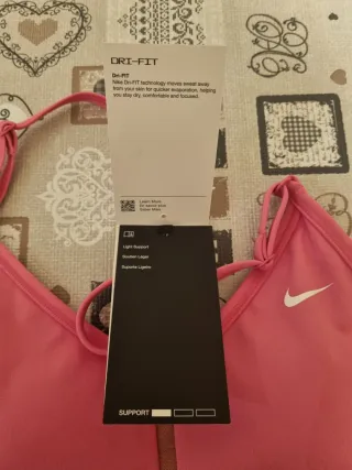 Top sportivo Nike rosa