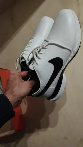 Zapatos de Golf Nike Blancos y Negros