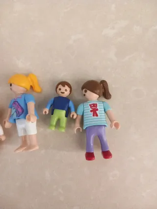 10 Figuras Playmobil Familia con complementos