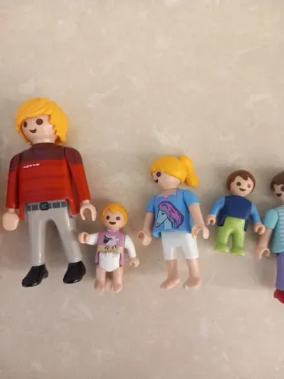10 Figuras Playmobil Familia con complementos