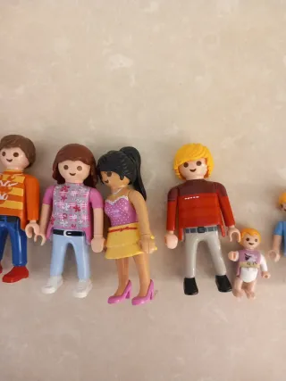 10 Figuras Playmobil Familia con complementos
