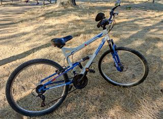 Bicicleta de montaña 26 con suspensión