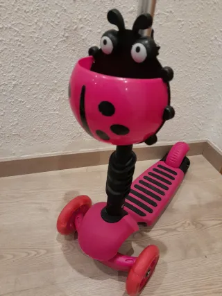 Patinete infantil rosa mariquita 3 ruedas