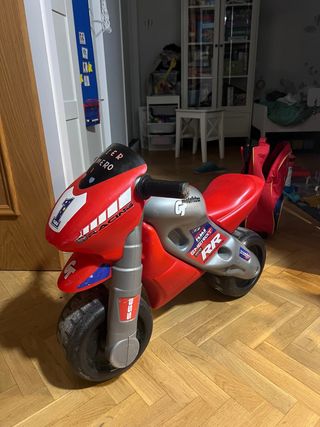 Moto correpasillos Feber. Buen estado