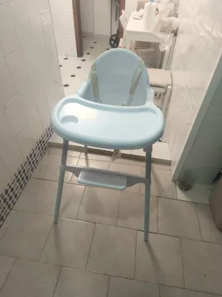 Due seggioloni in vendita insieme