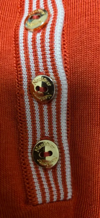 Camiseta Naulover roja con cinturón