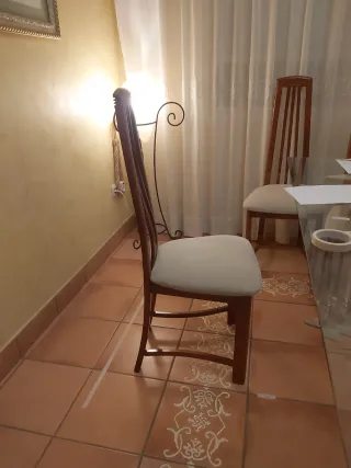 6 Sillas de madera y tela beige