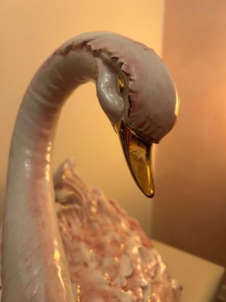 Contenitore a forma di cigno in porcellana