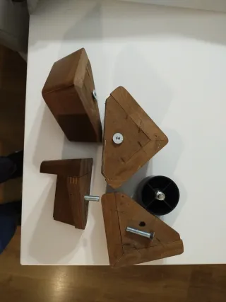 Patas de madera para sofá Natuzzi