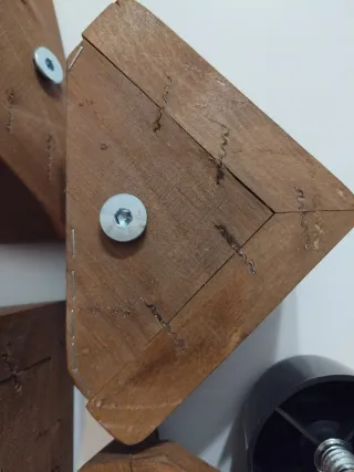 Patas de madera para sofá Natuzzi