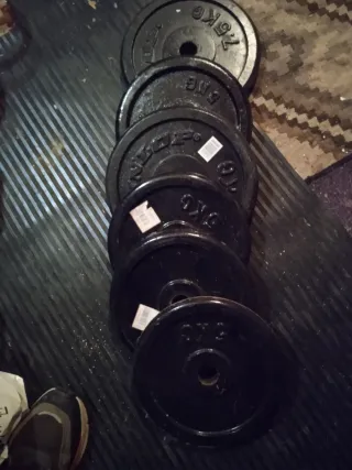 Pesas gimnasio: Kettlebell 20kg y discos variados