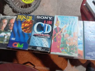 Lote de Cintas VHS: Zorro, Aladino, Drácula...