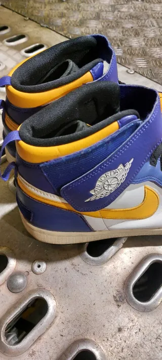 Zapatillas Jordan Talla 44 Azul y Amarillo