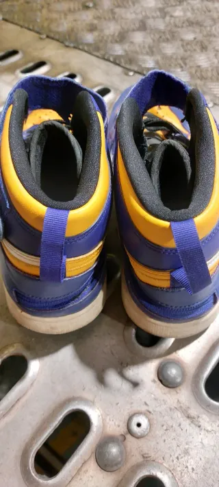 Zapatillas Jordan Talla 44 Azul y Amarillo