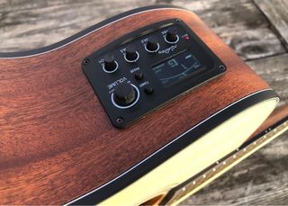 Guitarra Walden Electroacústica G-550RE