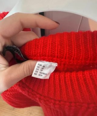 Jersey rojo punto En muy buen estado