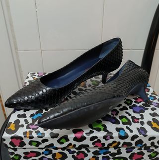 Zapatos imitación serpiente tacón bajo talla 39