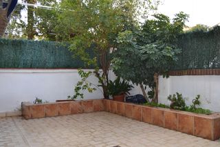 Casa adosada en zona Alminares-Fontiveros. Granada