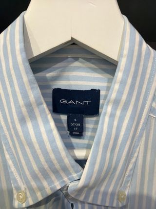 Camisa GANT azul con rayas blancas