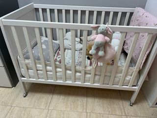 Cuna blanca IKEA con colchón