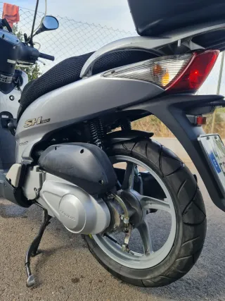 Honda SH 150i Scooter Plata
