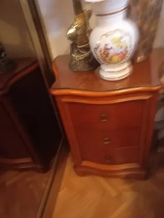 Cama Peña Vargas dorada metal