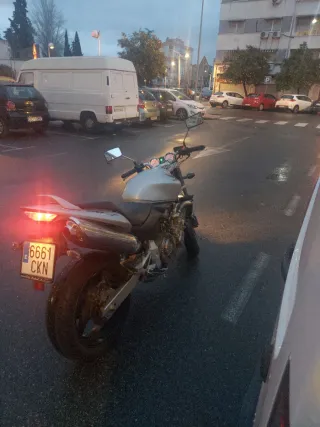 Honda Hornet 600F solo 26000mil kilómetros