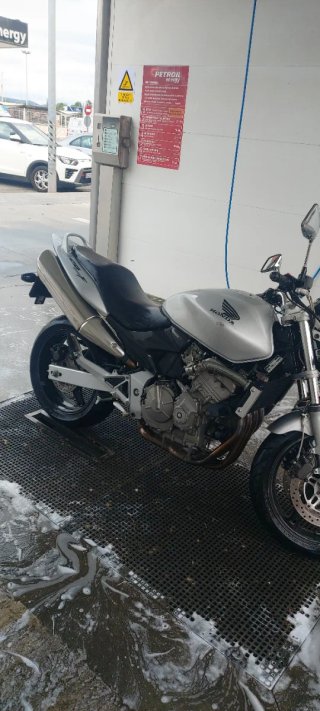 Honda Hornet 600F solo 26000mil kilómetros